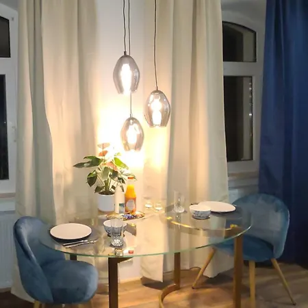 Daire Apartmenthaus Am See, Peacock Suite, Naehe Motorsportarena Seehausen (Borde)