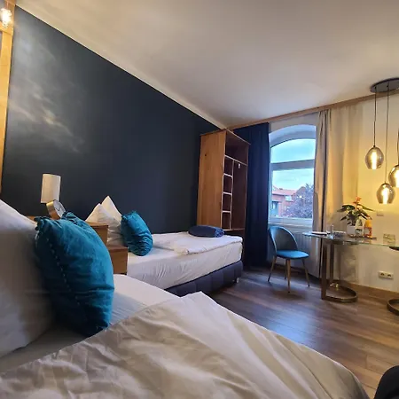 Apartmenthaus Am See, Peacock Suite, Naehe Motorsportarena Seehausen (Borde)