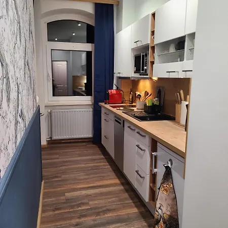 Apartmenthaus Am See, Peacock Suite, Naehe Motorsportarena Seehausen (Borde)