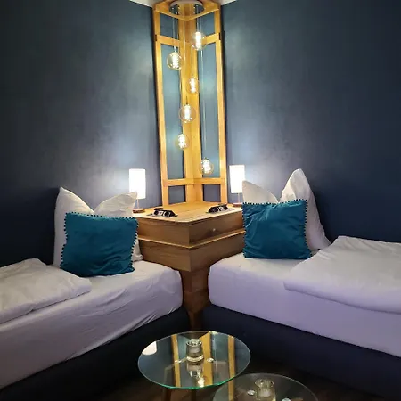 Daire Apartmenthaus Am See, Peacock Suite, Naehe Motorsportarena