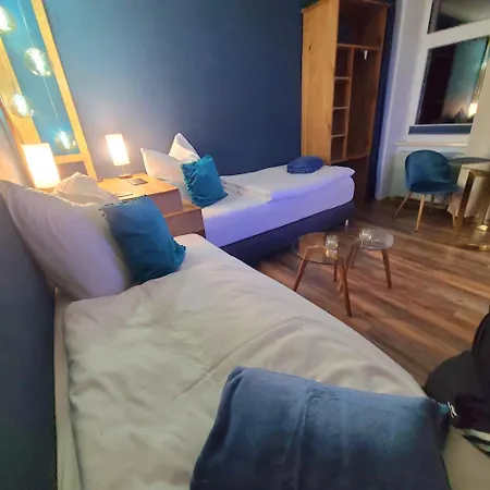 Daire Apartmenthaus Am See, Peacock Suite, Naehe Motorsportarena *
