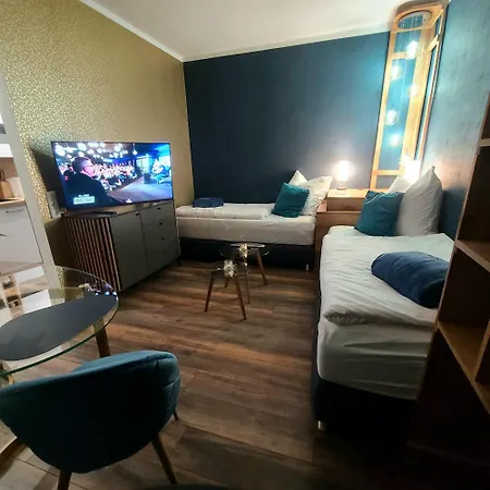 Apartmenthaus Am See, Peacock Suite, Naehe Motorsportarena *
