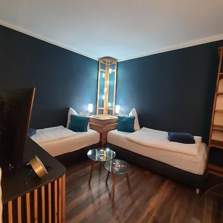 Apartmenthaus Am See, Peacock Suite, Naehe Motorsportarena * Seehausen (Borde)